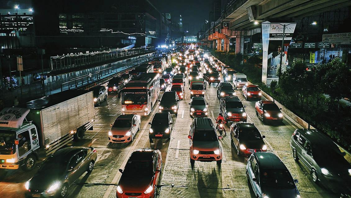 Города должны следить за тем, чтобы автомобили не ухудшали заторы